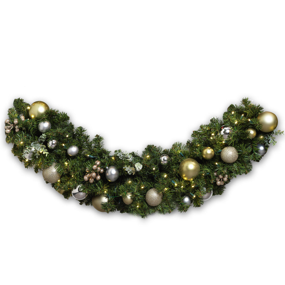 Timeless Decor (Gold/Silver Ornaments)