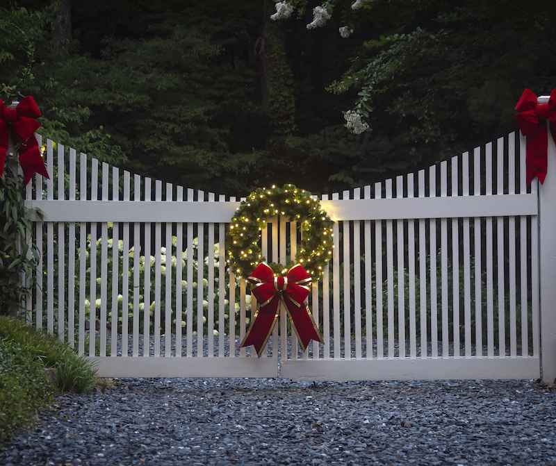 Warm White Pre-lit Christmas Wreath